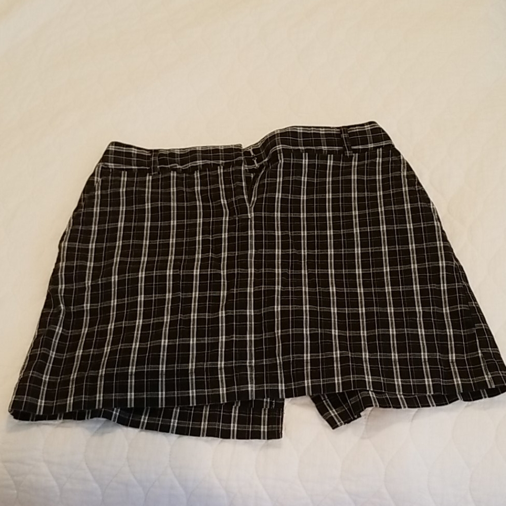 IZOD - Golf Plaid Skirt Black - Cotton - SIZE 8